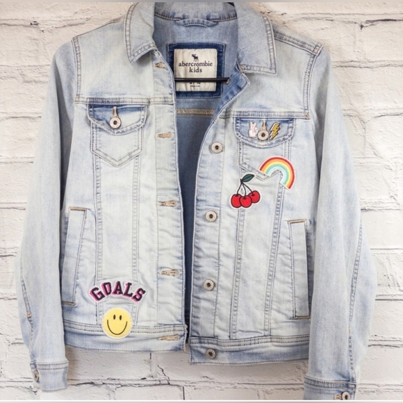 abercrombie kids Other - Abercrombie Kids Girls Denim Patched Jacket In Light Wash Size 9 / 10